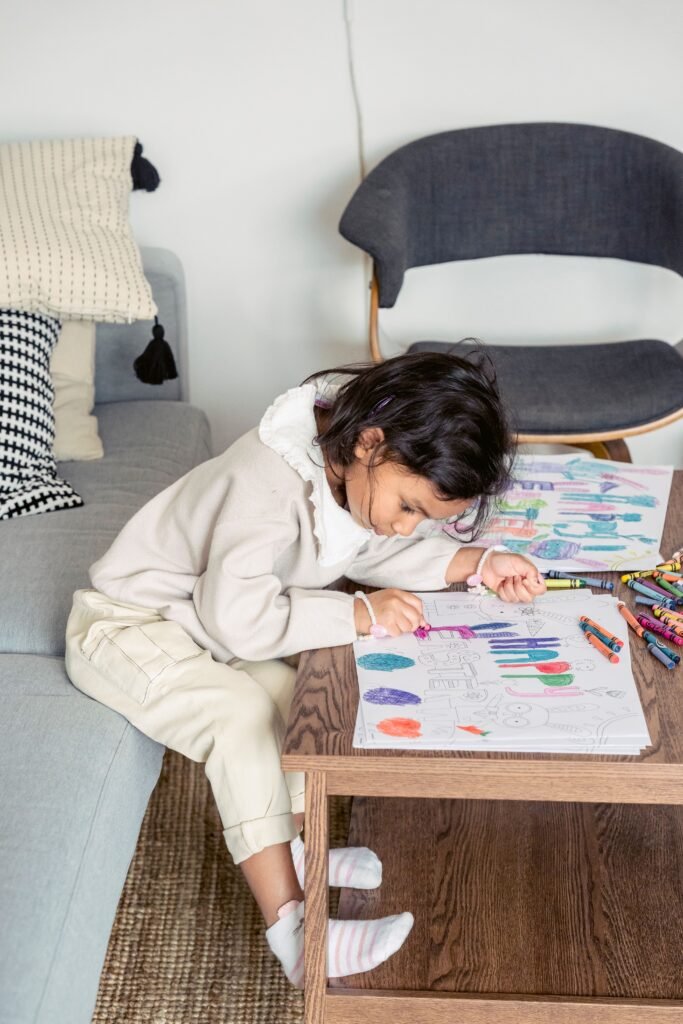 pexels-photo-7168986-7168986 children drawing